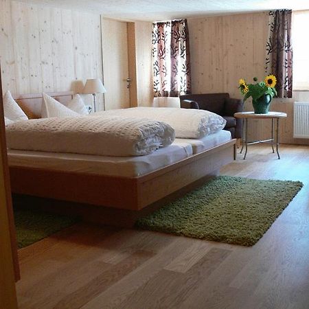 Gasthaus Engel بيزاو المظهر الخارجي الصورة